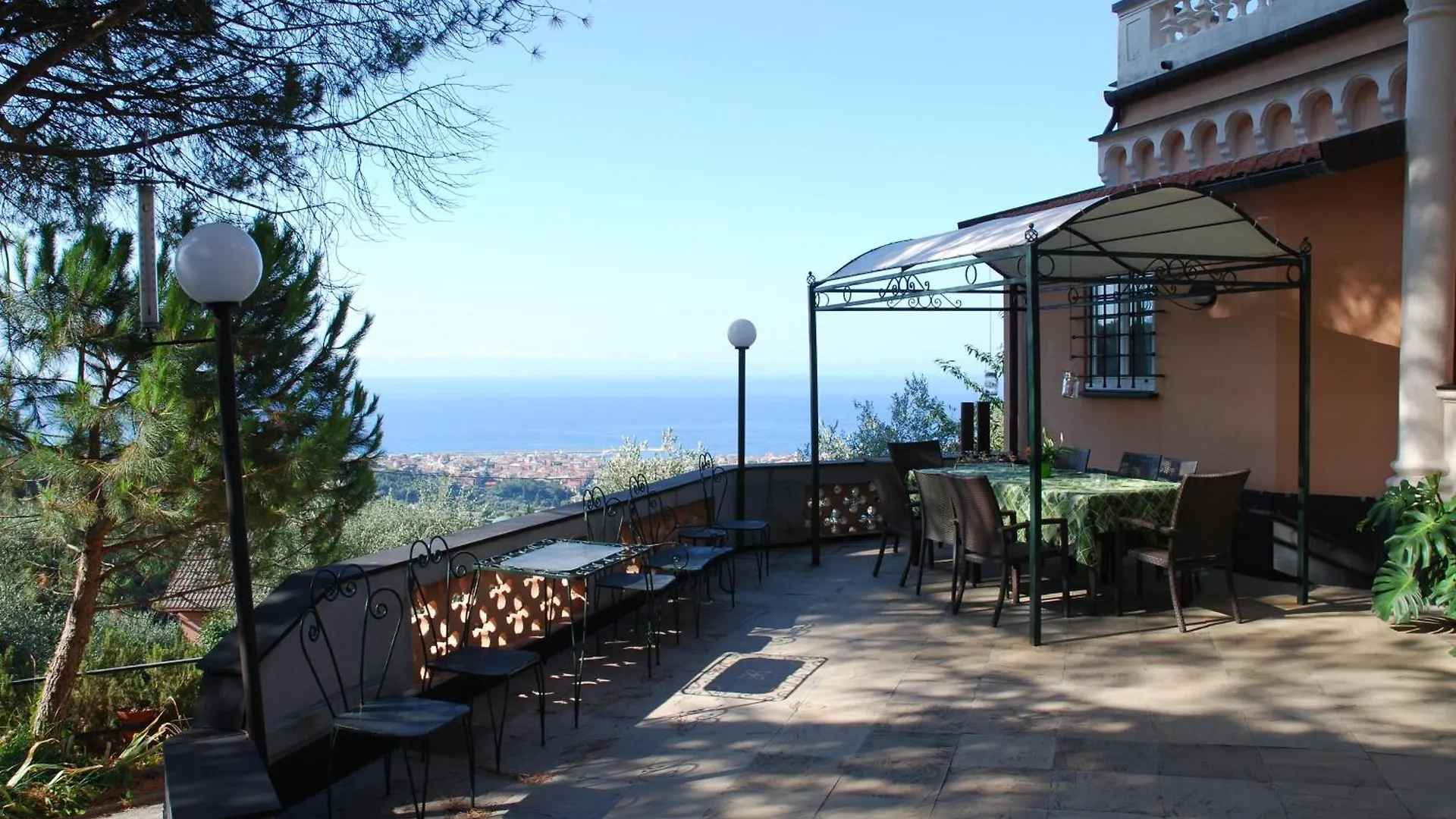 Villa Rocca Leivi Italië